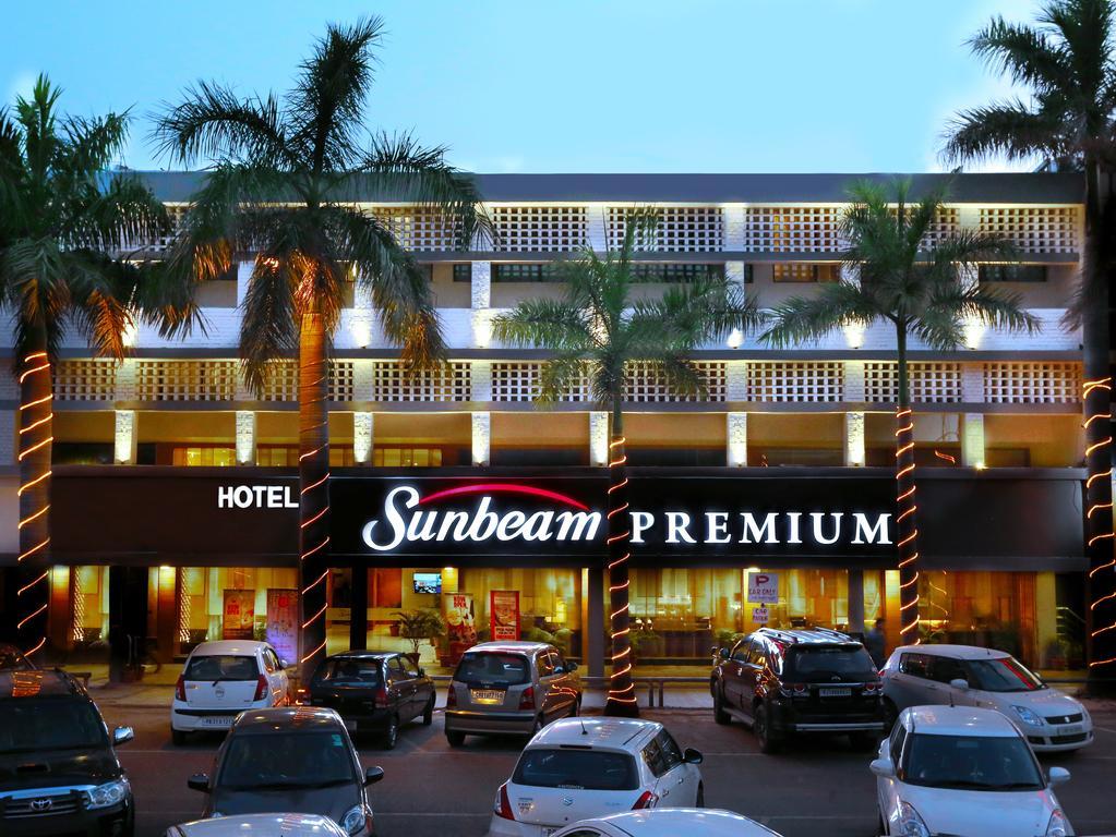 Sunbeam Premium Hotel Zirakpur Екстериор снимка