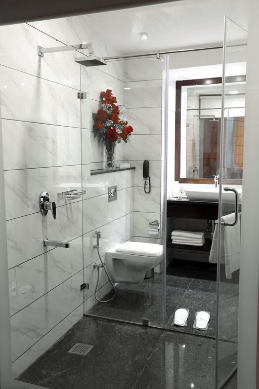 Sunbeam Premium Hotel Zirakpur Екстериор снимка
