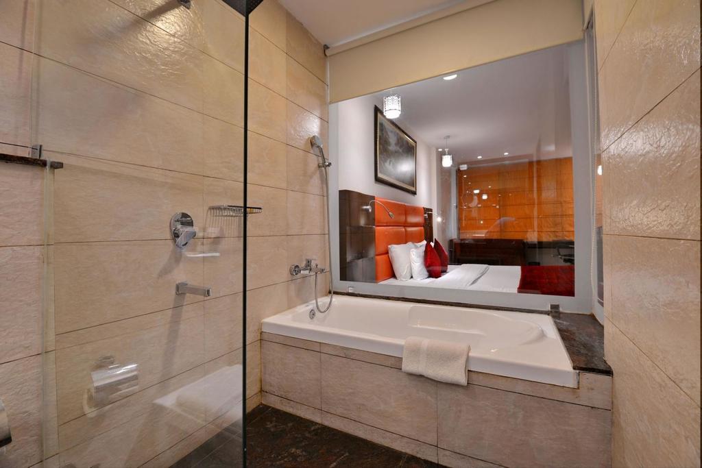 Sunbeam Premium Hotel Zirakpur Екстериор снимка