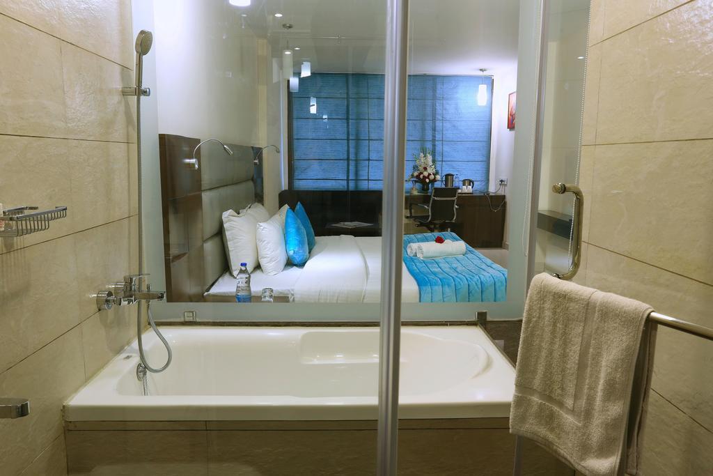 Sunbeam Premium Hotel Zirakpur Екстериор снимка