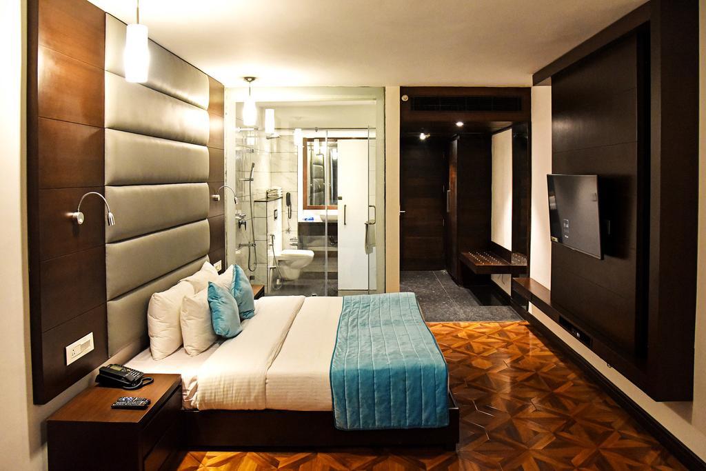Sunbeam Premium Hotel Zirakpur Екстериор снимка
